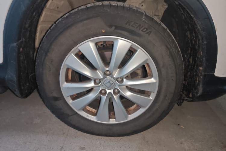 Used Honda CR-V 2015 2.0L two-wheel drive Fashion Edition Right Front Wheel Hub