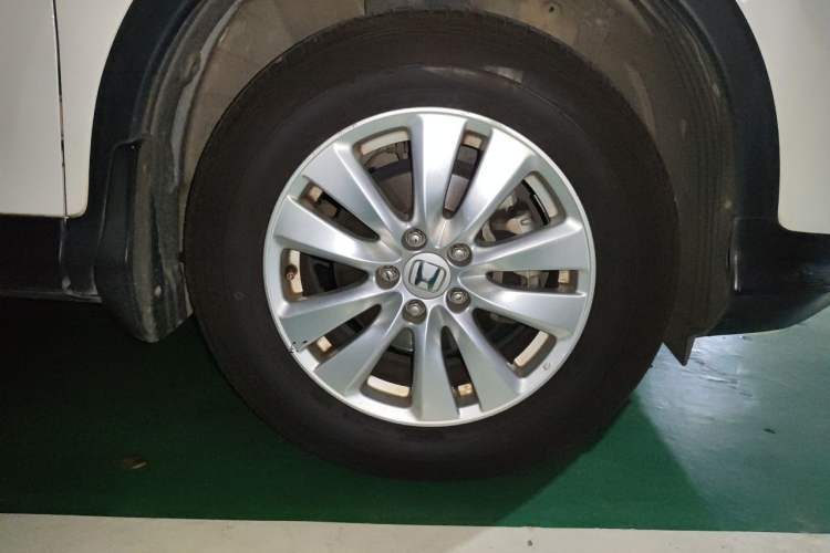 Used Honda CR-V 2015 2.0L two-wheel drive Fashion Edition Right Front Wheel Hub