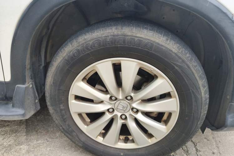 Used Honda CR-V 2015 2.0L two-wheel drive urban version Right Front Wheel Hub