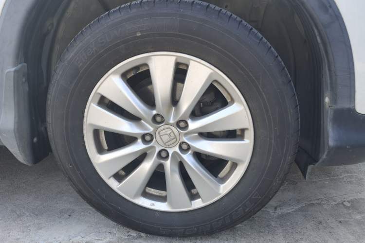 Used Honda CR-V 2015 2.0L two-wheel drive urban version Right Front Wheel Hub