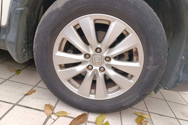 Used Honda CR-V 2015 2.0L two-wheel drive urban version Right Front Wheel Hub