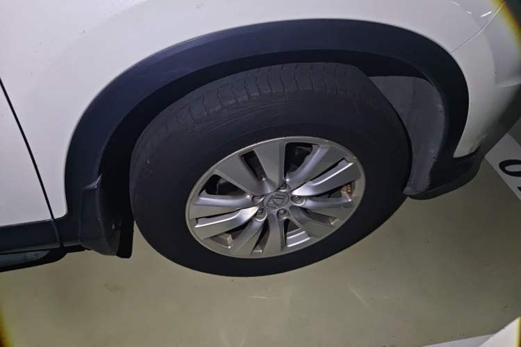 Used Honda CR-V 2015 2.0L two-wheel drive Fashion Edition Right Front Wheel Hub