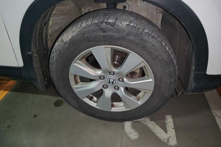 Used Honda CR-V 2015 2.0L two-wheel drive urban version Right Front Wheel Hub