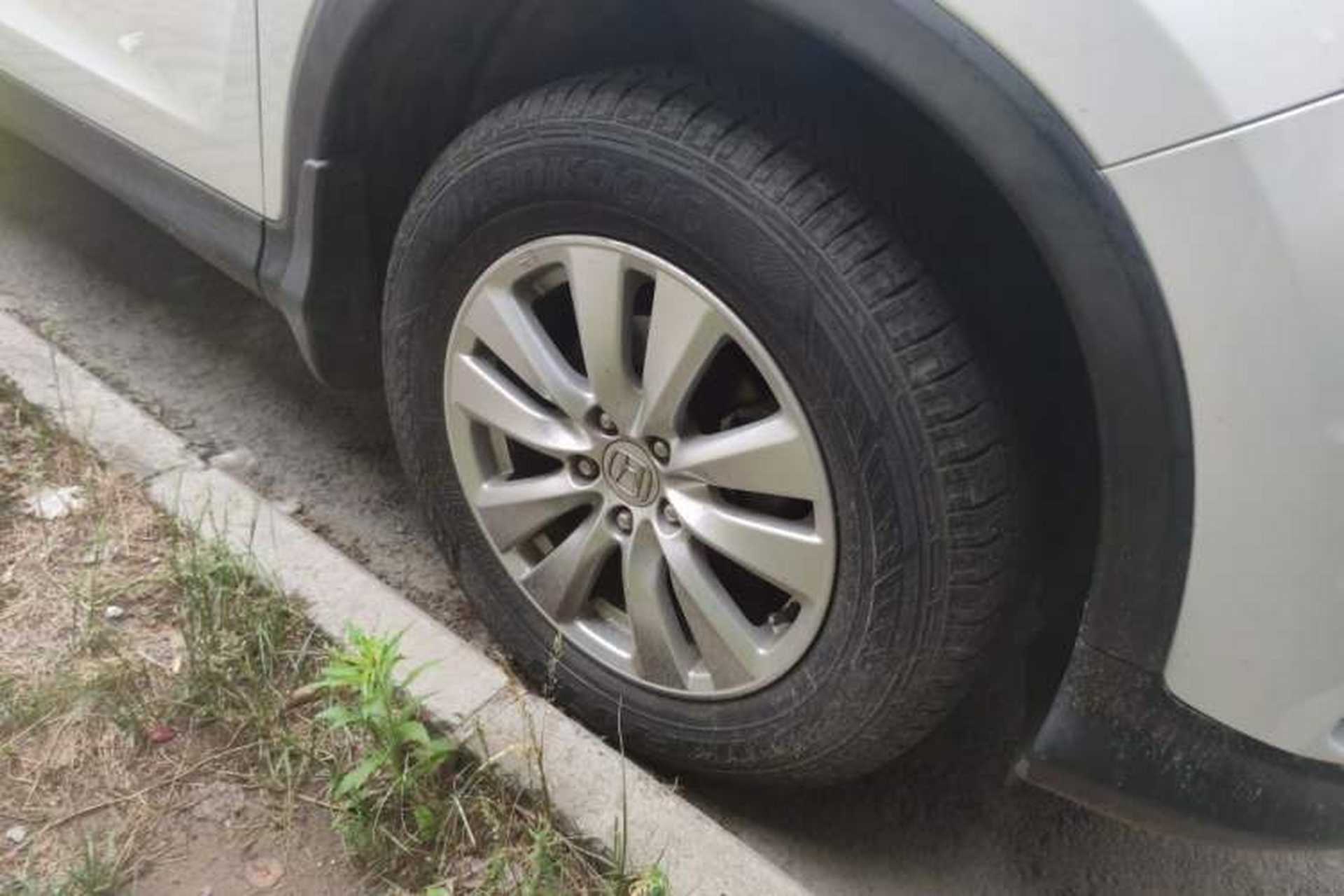 Used Honda CR-V 2015 2.0L two-wheel drive Fashion Edition Right Front Wheel Hub
