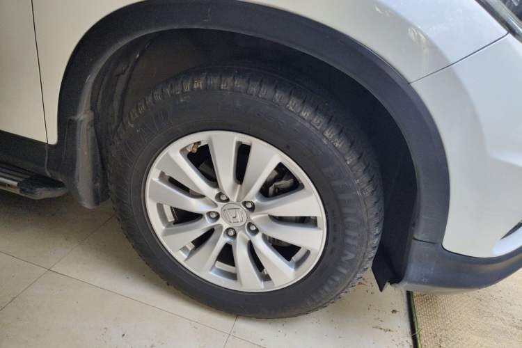 Used Honda CR-V 2015 2.0L two-wheel drive Fashion Edition Right Front Wheel Hub