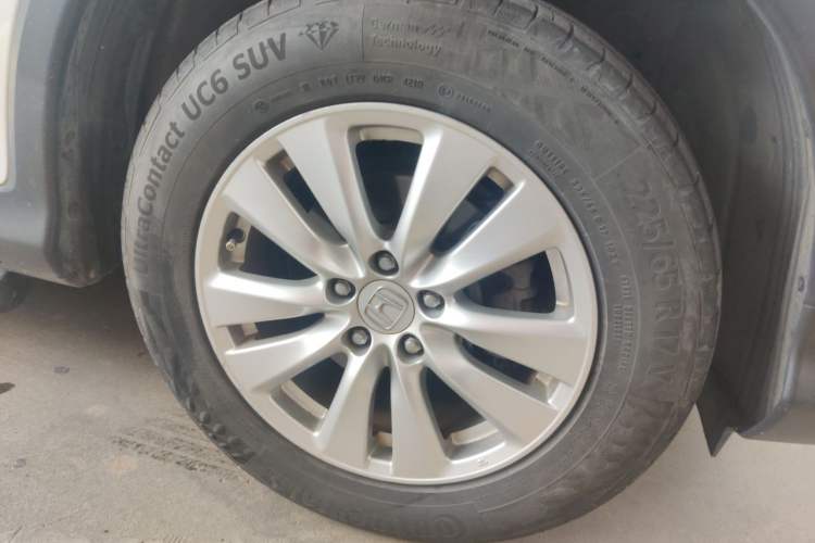 Used Honda CR-V 2015 2.0L two-wheel drive Fashion Edition Right Front Wheel Hub