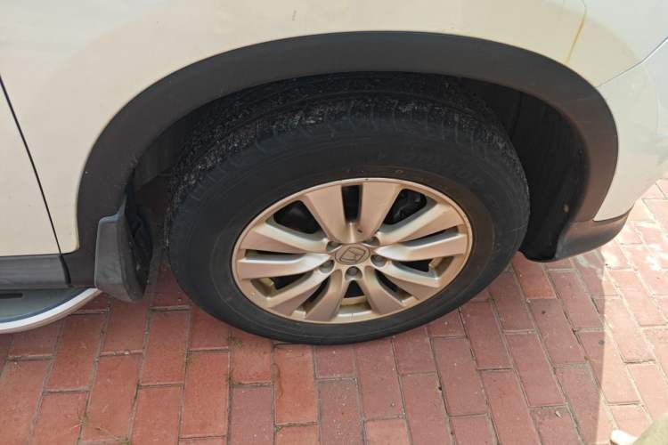 Used Honda CR-V 2015 2.0L two-wheel drive Fashion Edition Right Front Wheel Hub
