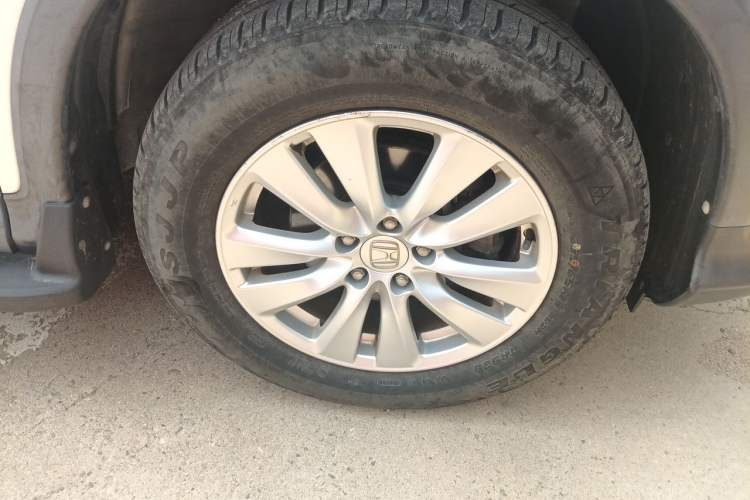 Used Honda CR-V 2015 2.0L two-wheel drive Fashion Edition Right Front Wheel Hub
