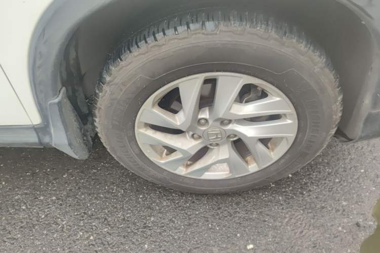 Used Honda CR-V 2015 2.4L two-wheel drive luxury version Right Front Wheel Hub