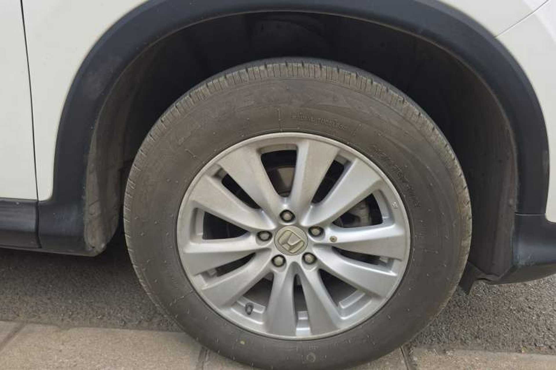 Used Honda CR-V 2015 2.0L two-wheel drive Fashion Edition Right Front Wheel Hub