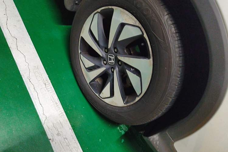 Used Honda CR-V 2015 2.4L Four-Wheel Drive Prestige Edition Right Front Wheel Hub