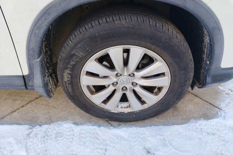 Used Honda CR-V 2015 2.0L two-wheel drive urban version Right Front Wheel Hub
