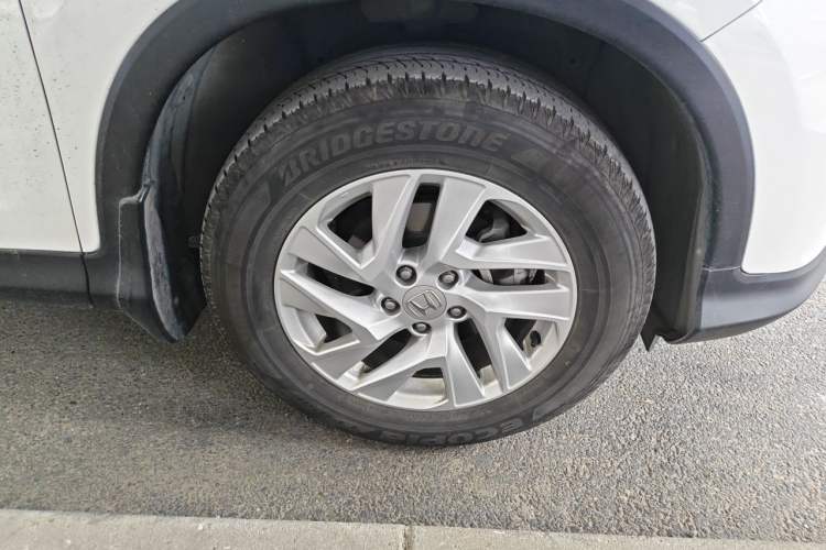 Used Honda CR-V 2015 2.4L two-wheel drive luxury version Right Front Wheel Hub