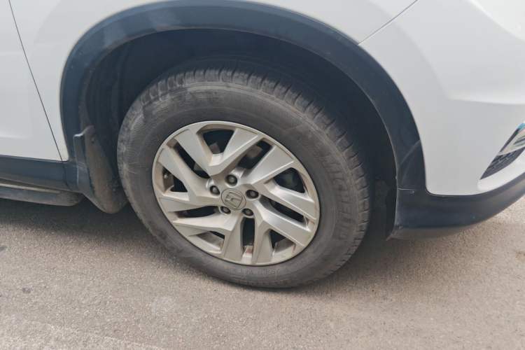Used Honda CR-V 2015 2.4L two-wheel drive luxury version Right Front Wheel Hub