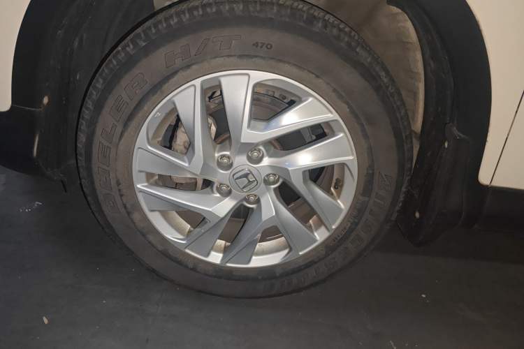 Used Honda CR-V 2015 2.4L two-wheel drive luxury version Right Front Wheel Hub
