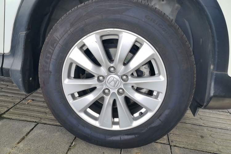 Used Honda CR-V 2015 2.0L two-wheel drive urban version Right Front Wheel Hub