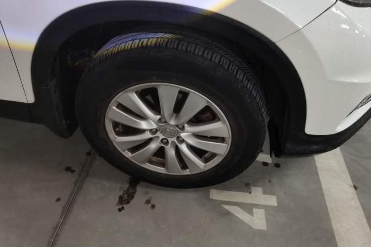 Used Honda CR-V 2015 2.0L two-wheel drive Fashion Edition Right Front Wheel Hub
