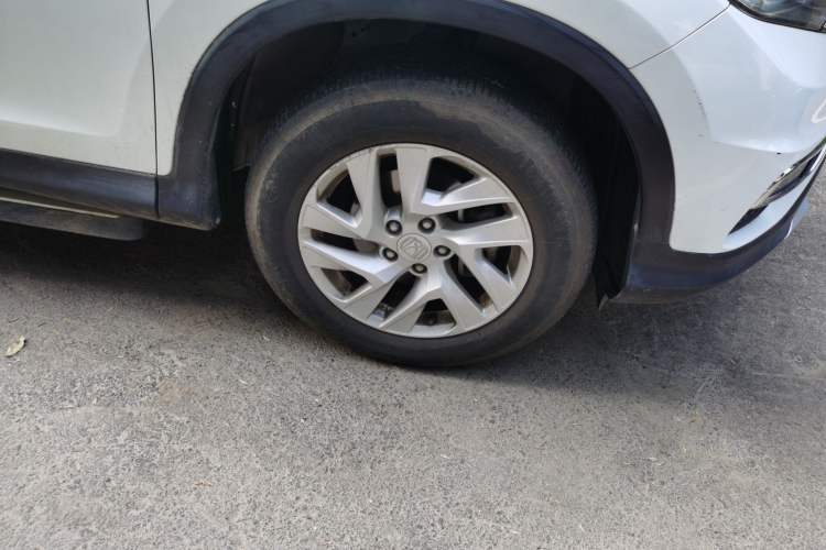 Used Honda CR-V 2015 2.4L two-wheel drive luxury version Right Front Wheel Hub