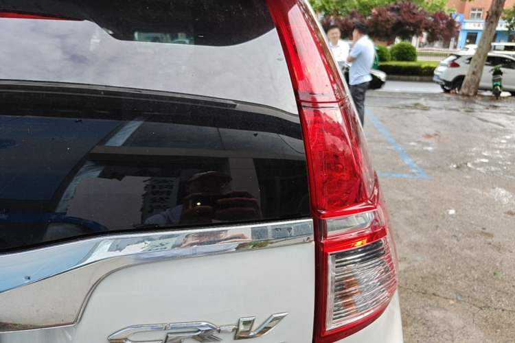 Used Honda CR-V 2015 2.4L two-wheel drive luxury version Right Rear Taillight