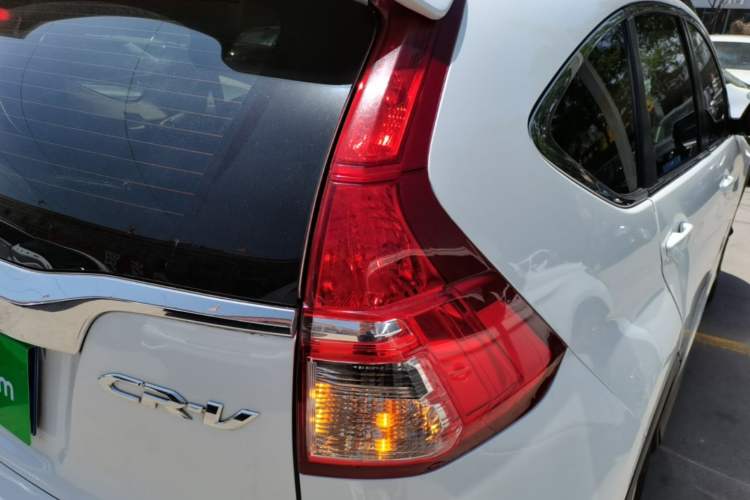 Used Honda CR-V 2015 2.0L two-wheel drive urban version Right Rear Taillight