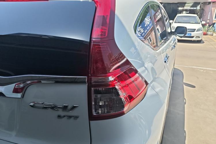 Used Honda CR-V 2015 2.4L two-wheel drive luxury version Right Rear Taillight