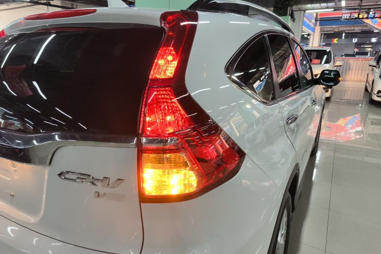 Used Honda CR-V 2015 2.4L four-wheel drive luxury version Right Rear Taillight