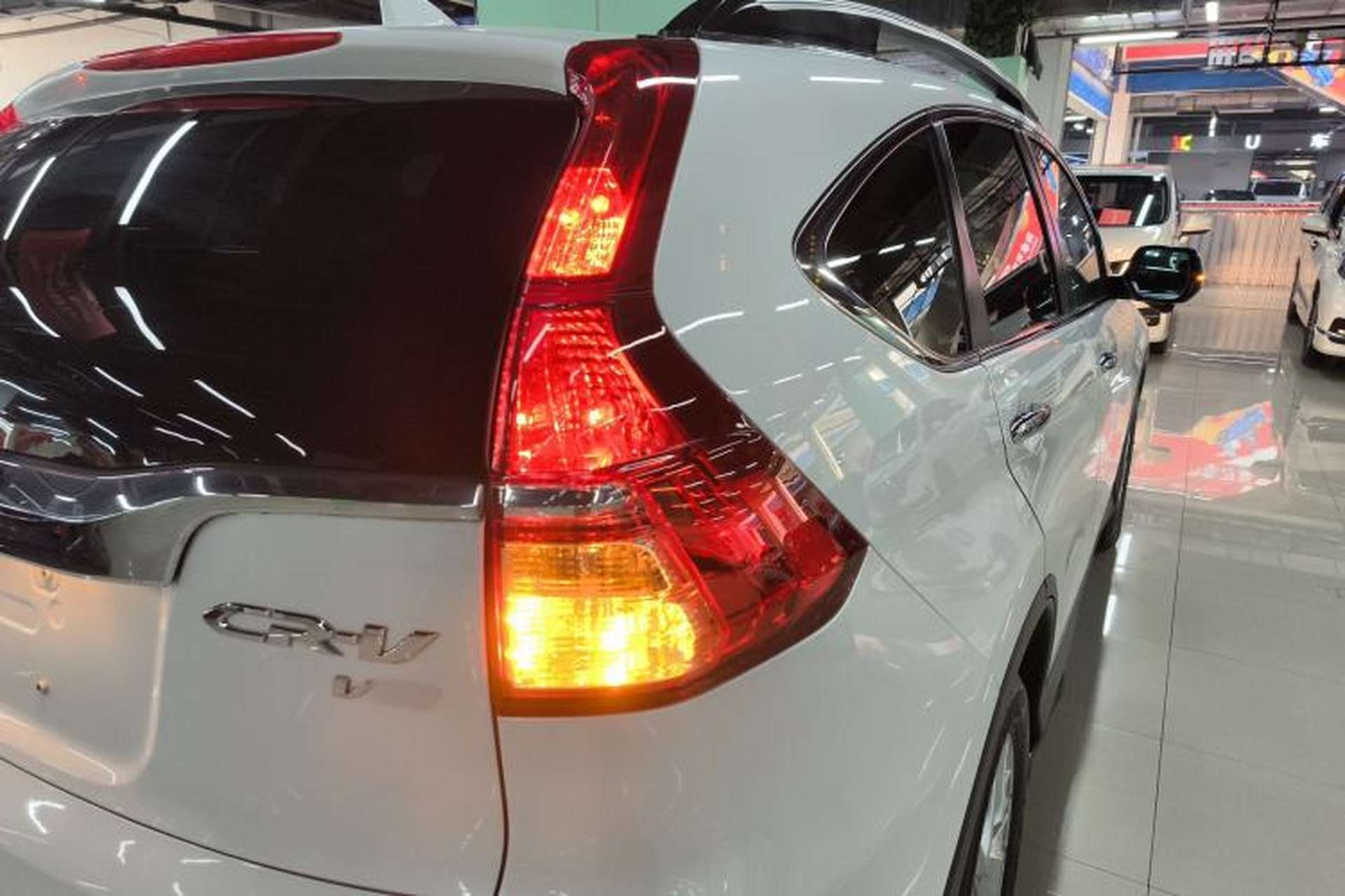 Used Honda CR-V 2015 2.4L four-wheel drive luxury version Right Rear Taillight