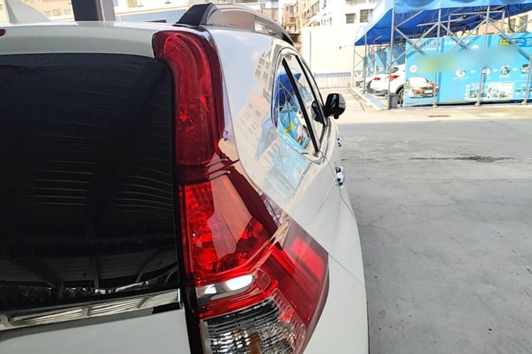 Used Honda CR-V 2015 2.4L two-wheel drive luxury version Right Rear Taillight