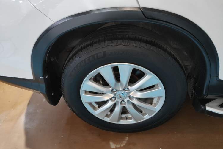 Used Honda CR-V 2015 2.0L two-wheel drive urban version Right Rear Wheel Hub