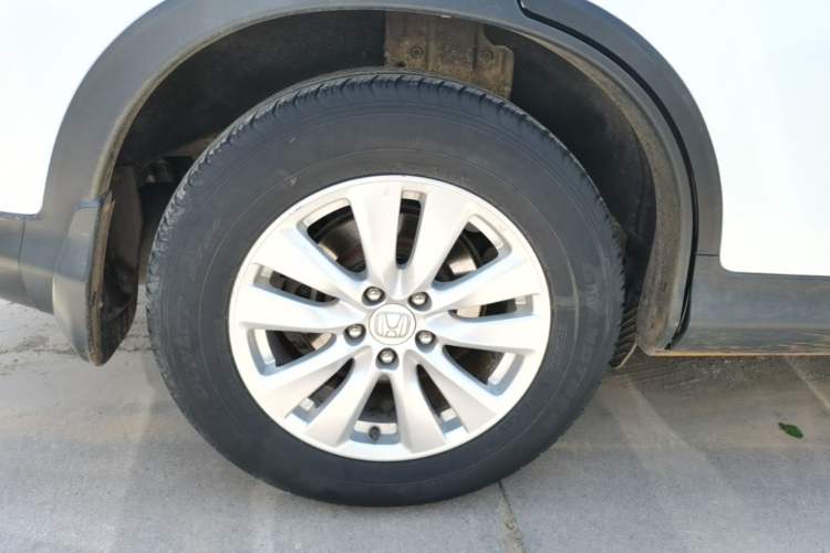 Used Honda CR-V 2015 2.0L two-wheel drive urban version Right Rear Wheel Hub