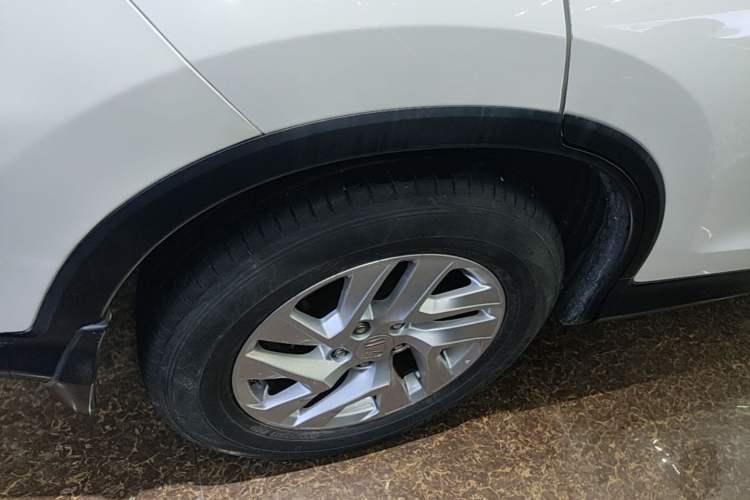 Used Honda CR-V 2015 2.4L two-wheel drive luxury version Right Rear Wheel Hub