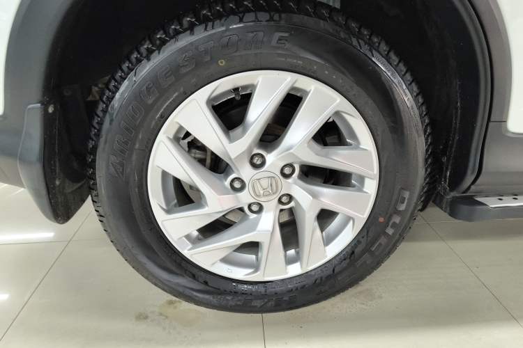 Used Honda CR-V 2015 2.4L four-wheel drive luxury version Right Rear Wheel Hub