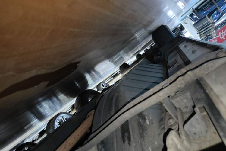 Used Honda CR-V 2015 2.0L two-wheel drive urban version Right Side Sill
