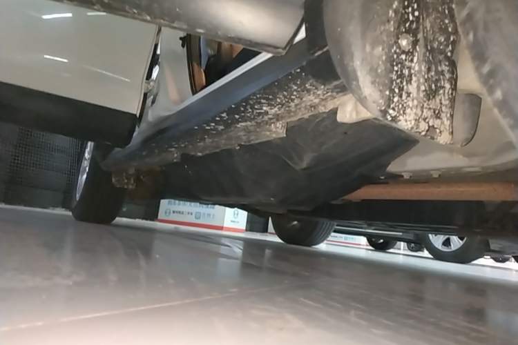 Used Honda CR-V 2015 2.0L two-wheel drive Fashion Edition Right Side Sill
