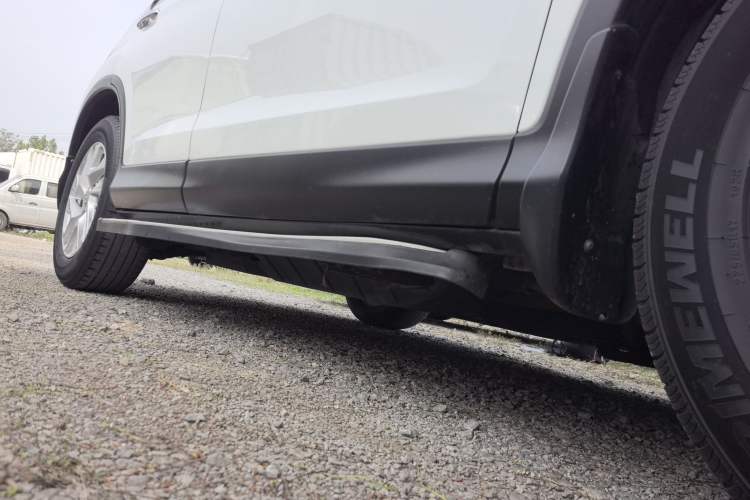 Used Honda CR-V 2015 2.4L two-wheel drive luxury version Right Side Sill