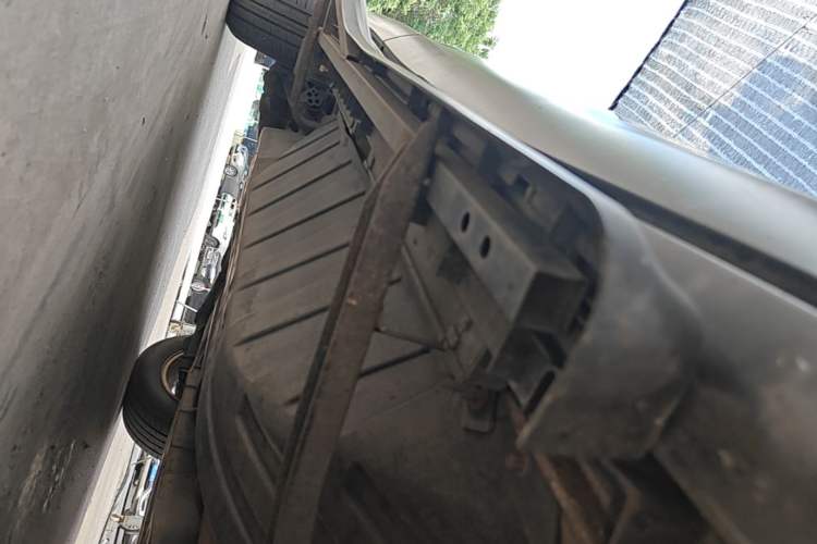 Used Honda CR-V 2015 2.0L two-wheel drive Fashion Edition Right Side Sill