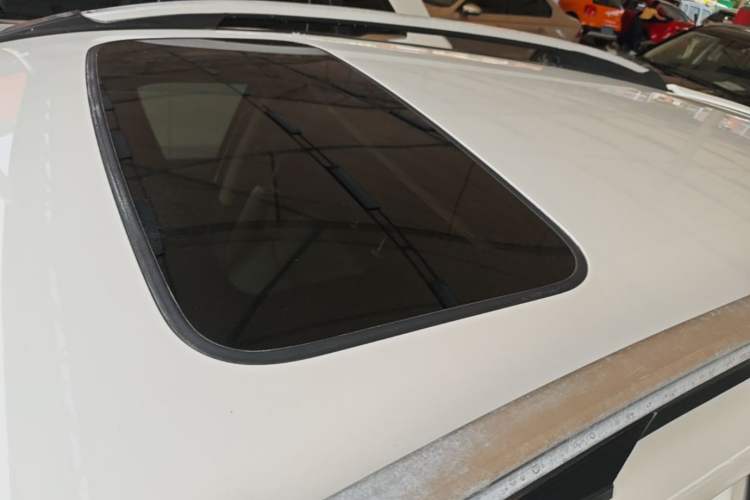 Used Honda CR-V 2015 2.0L two-wheel drive Fashion Edition Roof