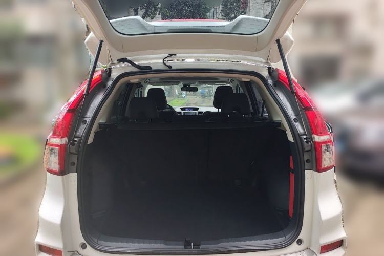 Used Honda CR-V 2015 2.4L four-wheel drive luxury version Trunk