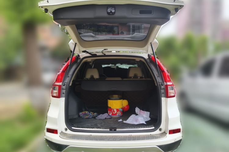 Used Honda CR-V 2015 2.4L two-wheel drive luxury version Trunk
