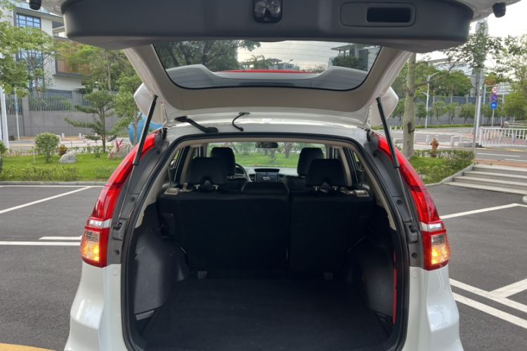 Used Honda CR-V 2015 2.0L two-wheel drive urban version Trunk