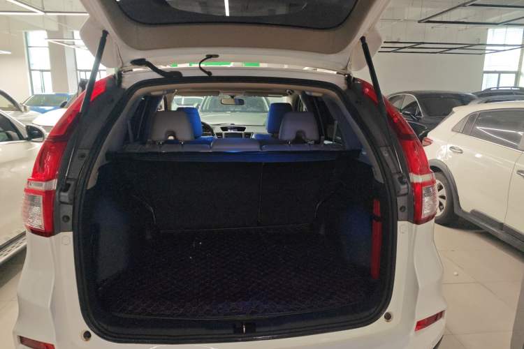 Used Honda CR-V 2015 2.4L two-wheel drive luxury version Trunk