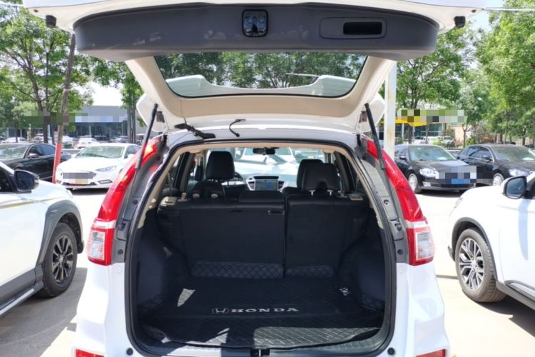 Used Honda CR-V 2015 2.0L two-wheel drive urban version Trunk