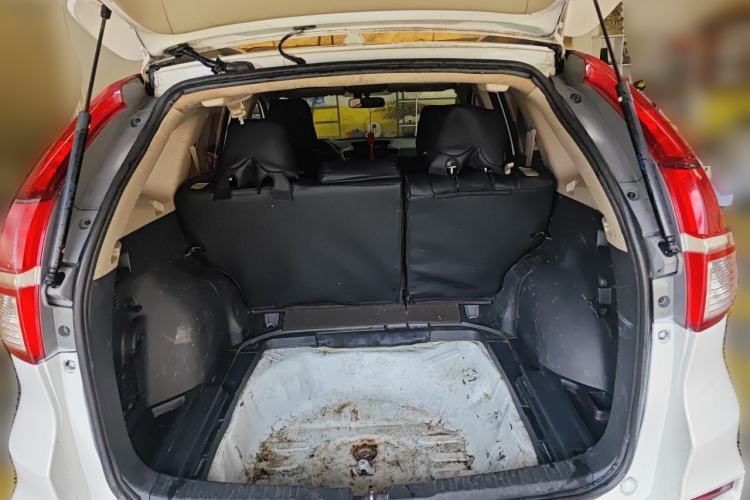Used Honda CR-V 2015 2.0L two-wheel drive urban version Trunk