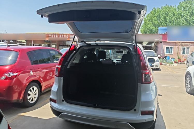 Used Honda CR-V 2015 2.4L two-wheel drive luxury version Trunk