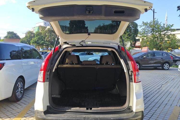 Used Honda CR-V 2015 2.0L 2WD Classic Edition Trunk
