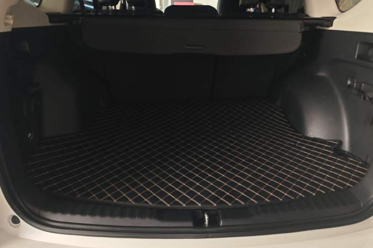 Used Honda CR-V 2015 2.4L two-wheel drive luxury version Trunk