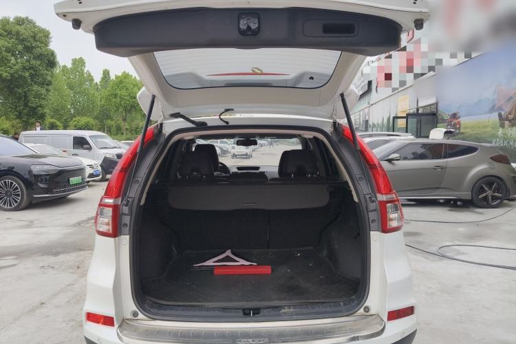 Used Honda CR-V 2015 2.4L two-wheel drive luxury version Trunk