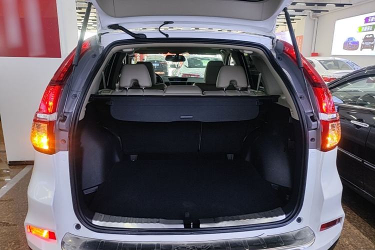 Used Honda CR-V 2015 2.4L two-wheel drive luxury version Trunk