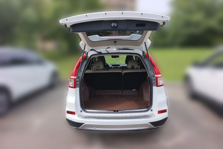 Used Honda CR-V 2015 2.4L four-wheel drive luxury version Trunk