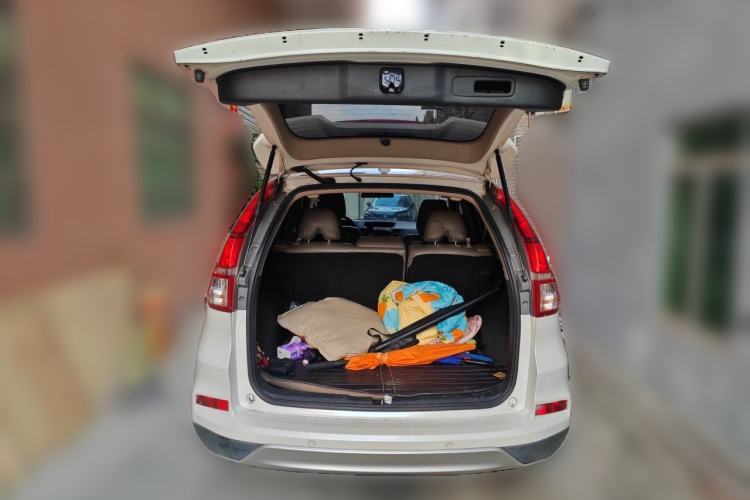 Used Honda CR-V 2015 2.0L two-wheel drive Fashion Edition Trunk